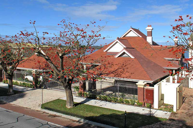 Victoria Avenue 01